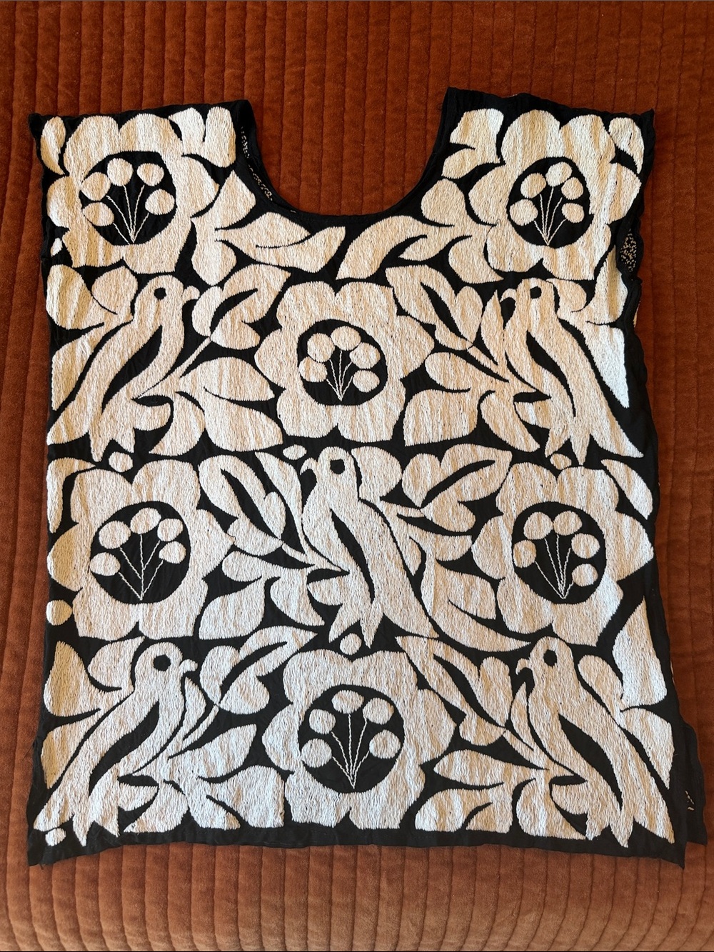 MATTA NEW YORK Women’s Black & White Otomi Hand Embroidered Sleeveless Top